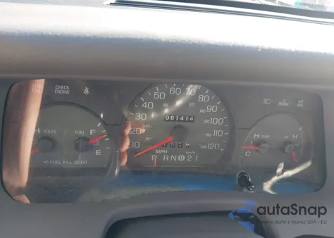 2000 Mercury Grand Marquis Gs from USA, damaged, VIN 2MEFM74W3YX698492